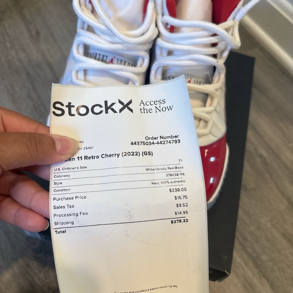 Retro 11 cherry- size 7Y Gradeschool